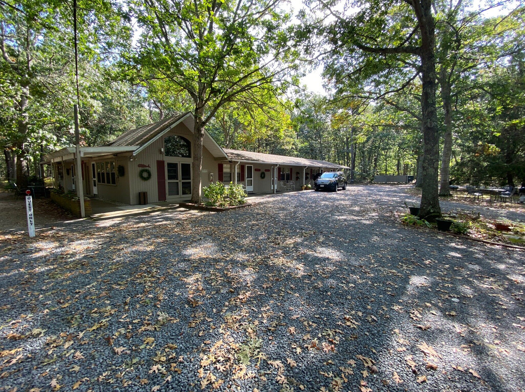 Midway Motel and Cottages主图