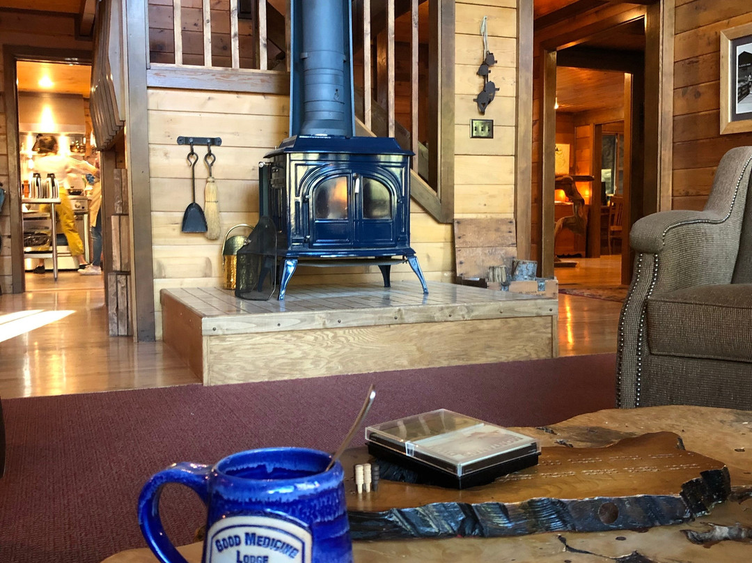 Good Medicine Lodge主图