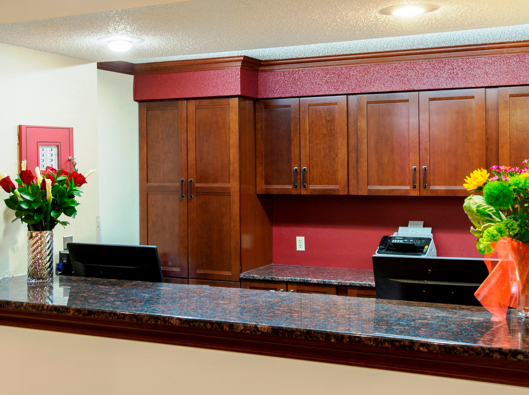 马龙速8酒店主图