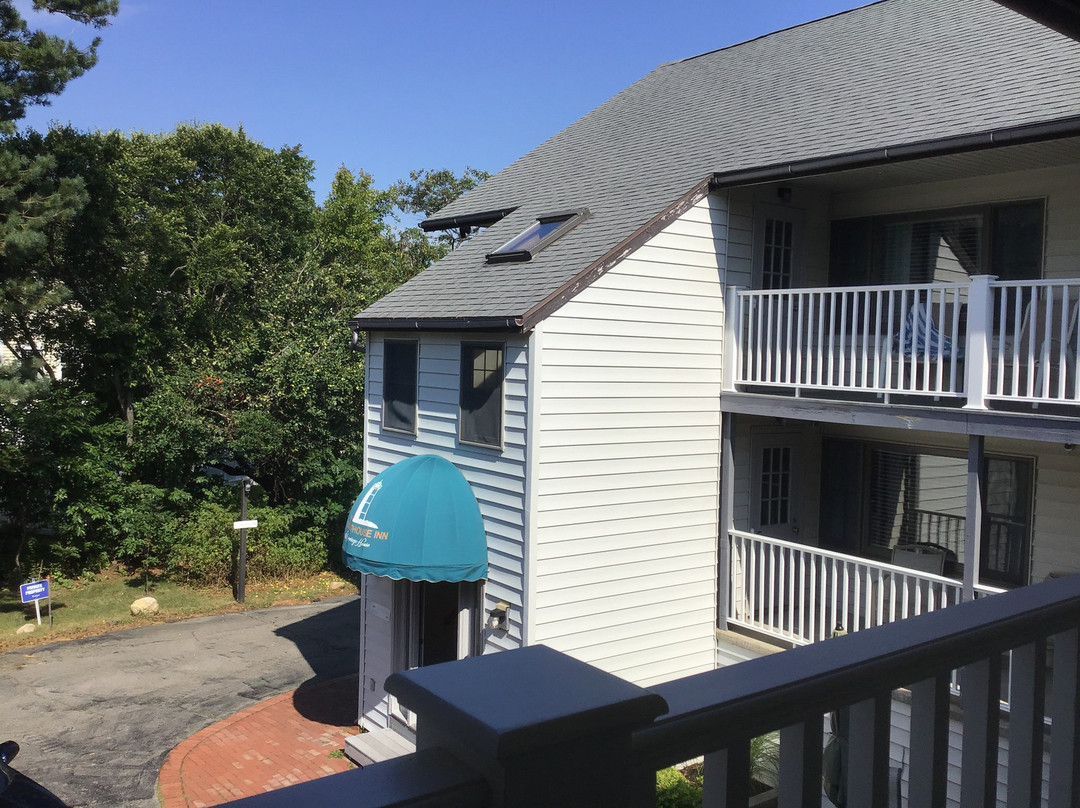 Lighthouse Inn & Suites主图