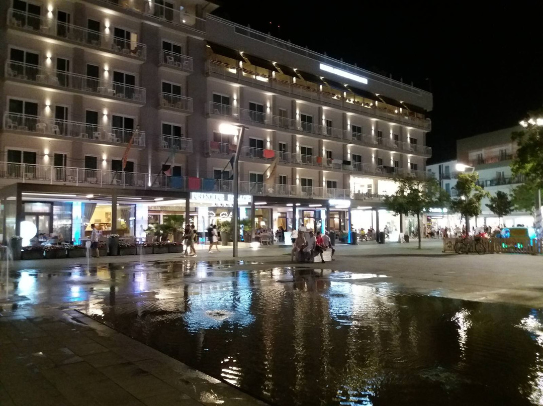 Piazza Mazzini-耶索洛必去景点