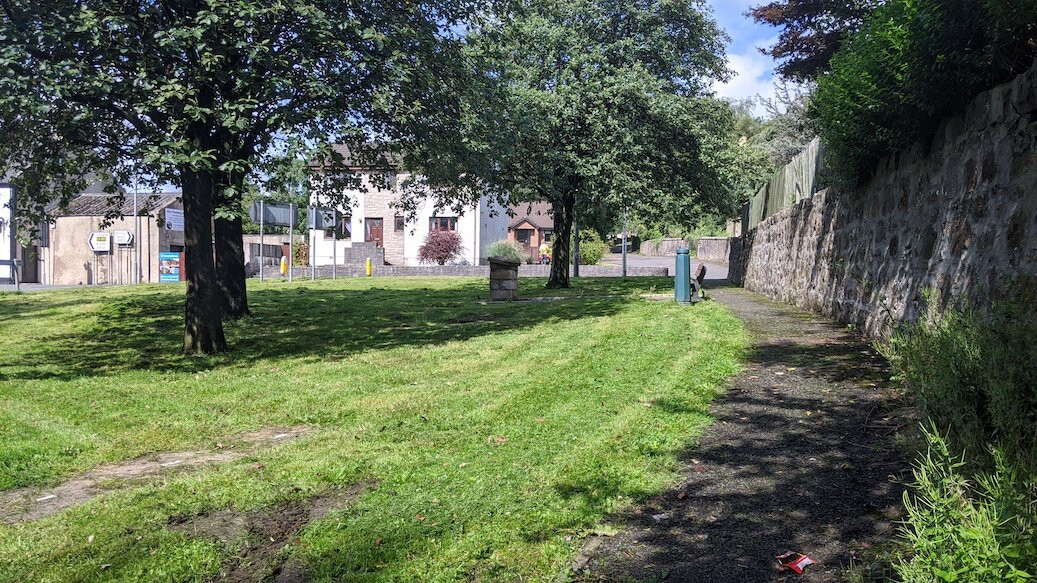 Dennyloanhead War memorial景点图片