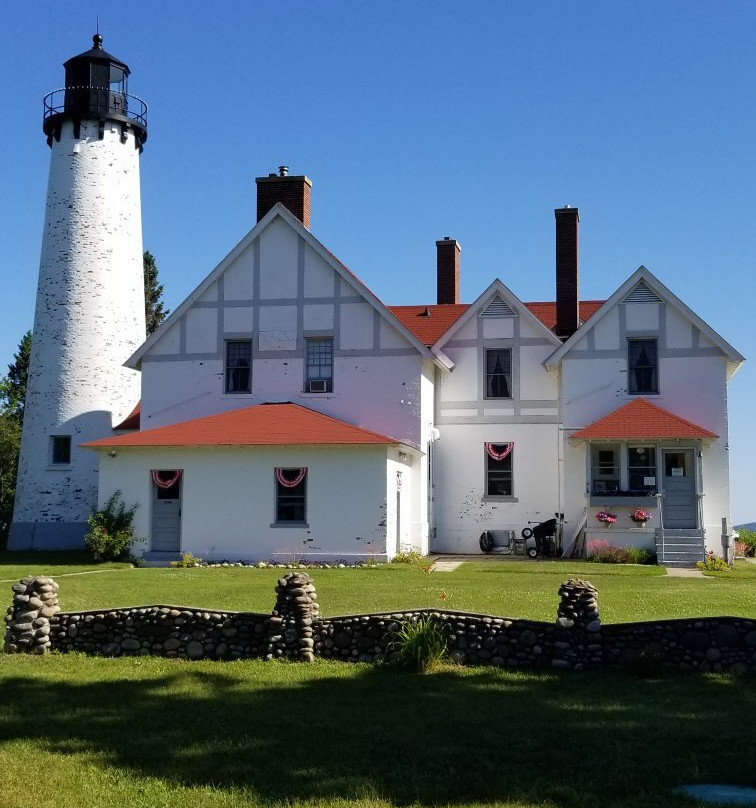 Point Iroquois Light Station景点图片