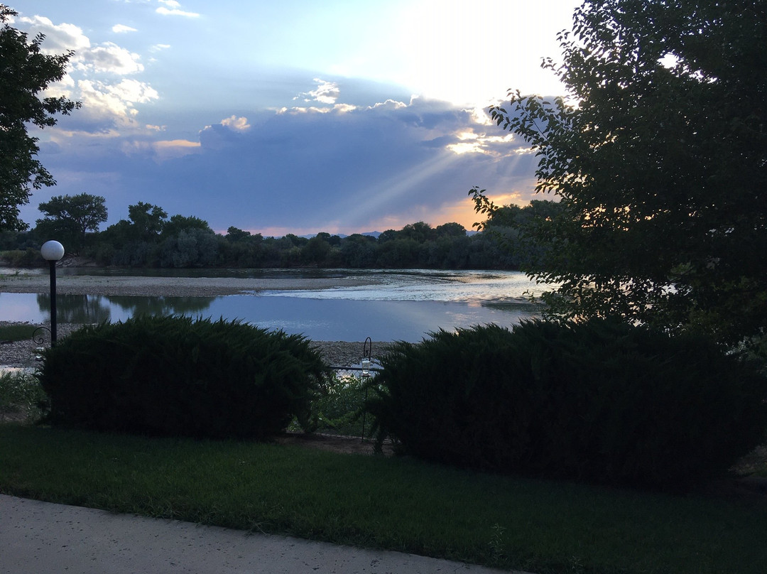 Skyfall Guestrooms主图