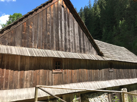 Mlyny Oblazy-Huty必去景点