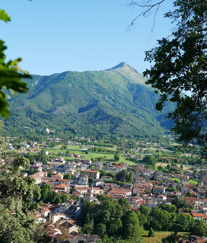 Bric Montrucco-Panchina Gigante景点图片