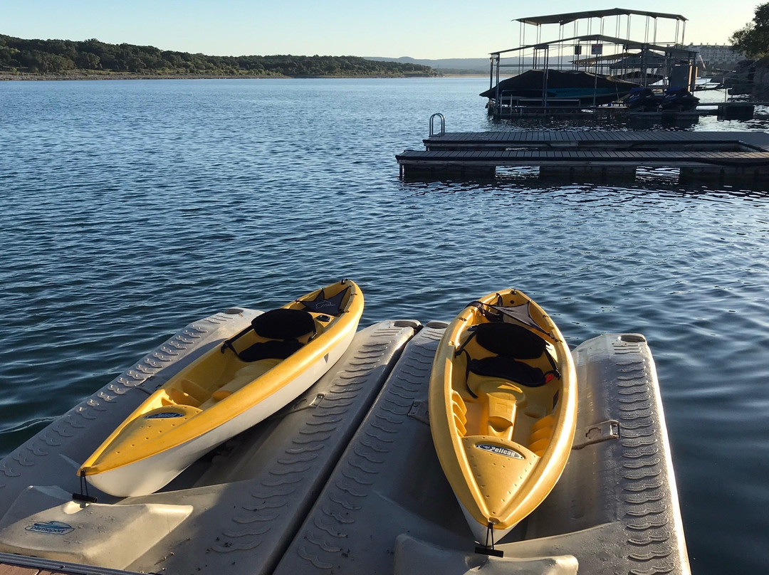 Viking Ship Kayak Rentals-Lago Vista必去景点