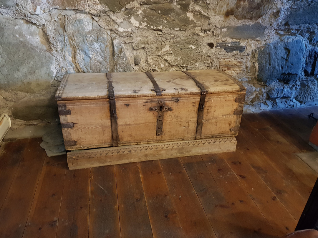 Logtun church景点图片