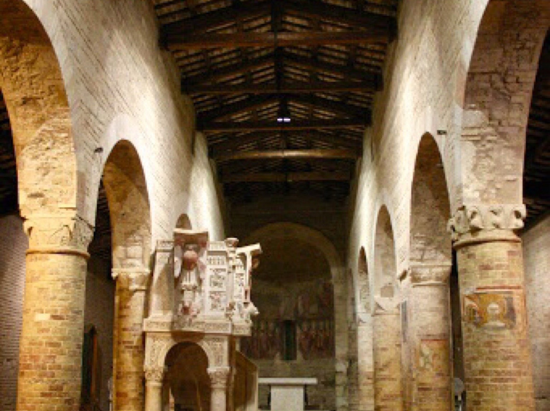 Abbazia di Santa Maria del Lago景点图片