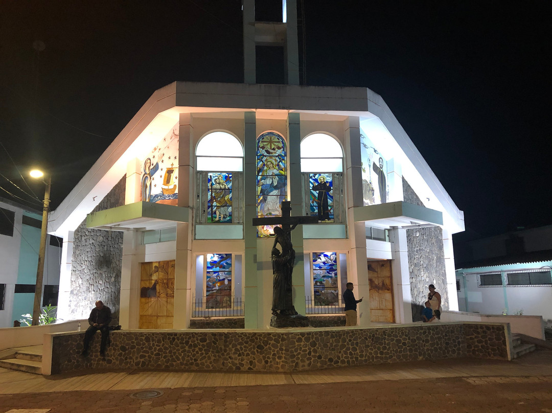 Catedral Inmaculada Concepción-Puerto Baquerizo Moreno必去景点
