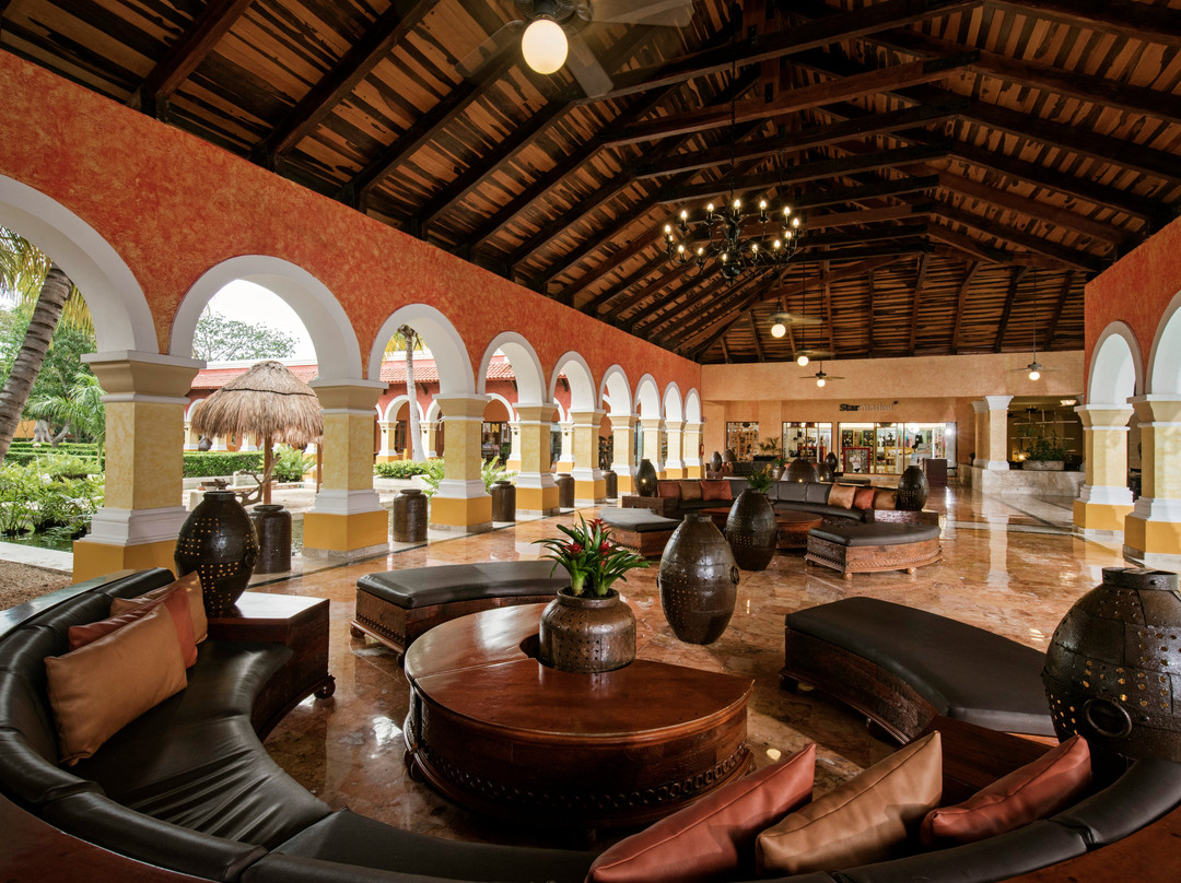 Iberostar Waves Paraíso Beach主图