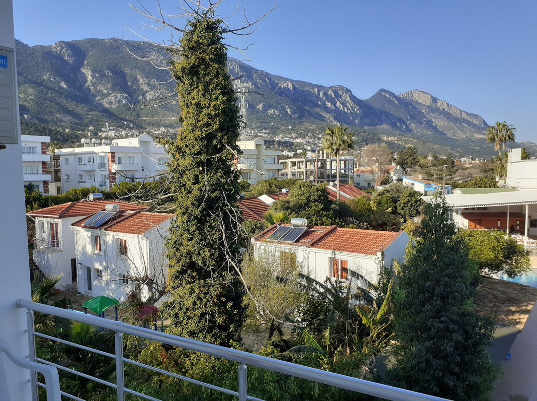 Rose Gardens Hotel主图