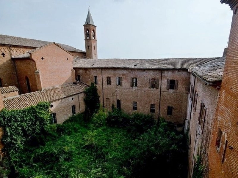 Chiesa e Convento di San Bernardino景点图片