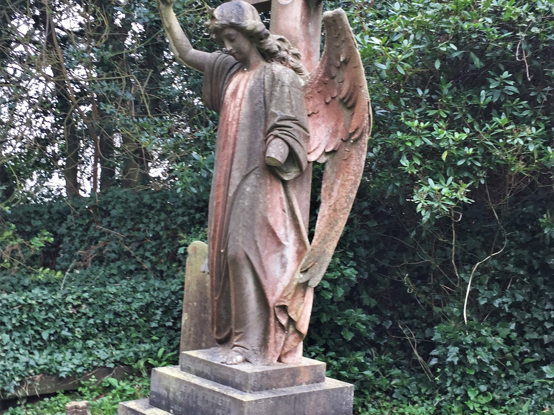 St Mary the Virgin Churchyard景点图片