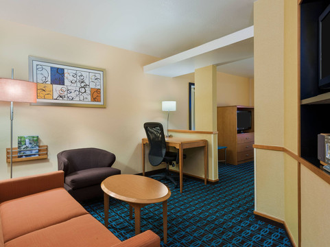 斯普林代尔万枫酒店及套房主图