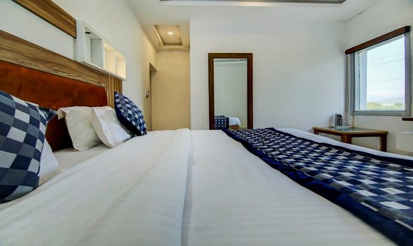 Hotel Whispering Oaks主图