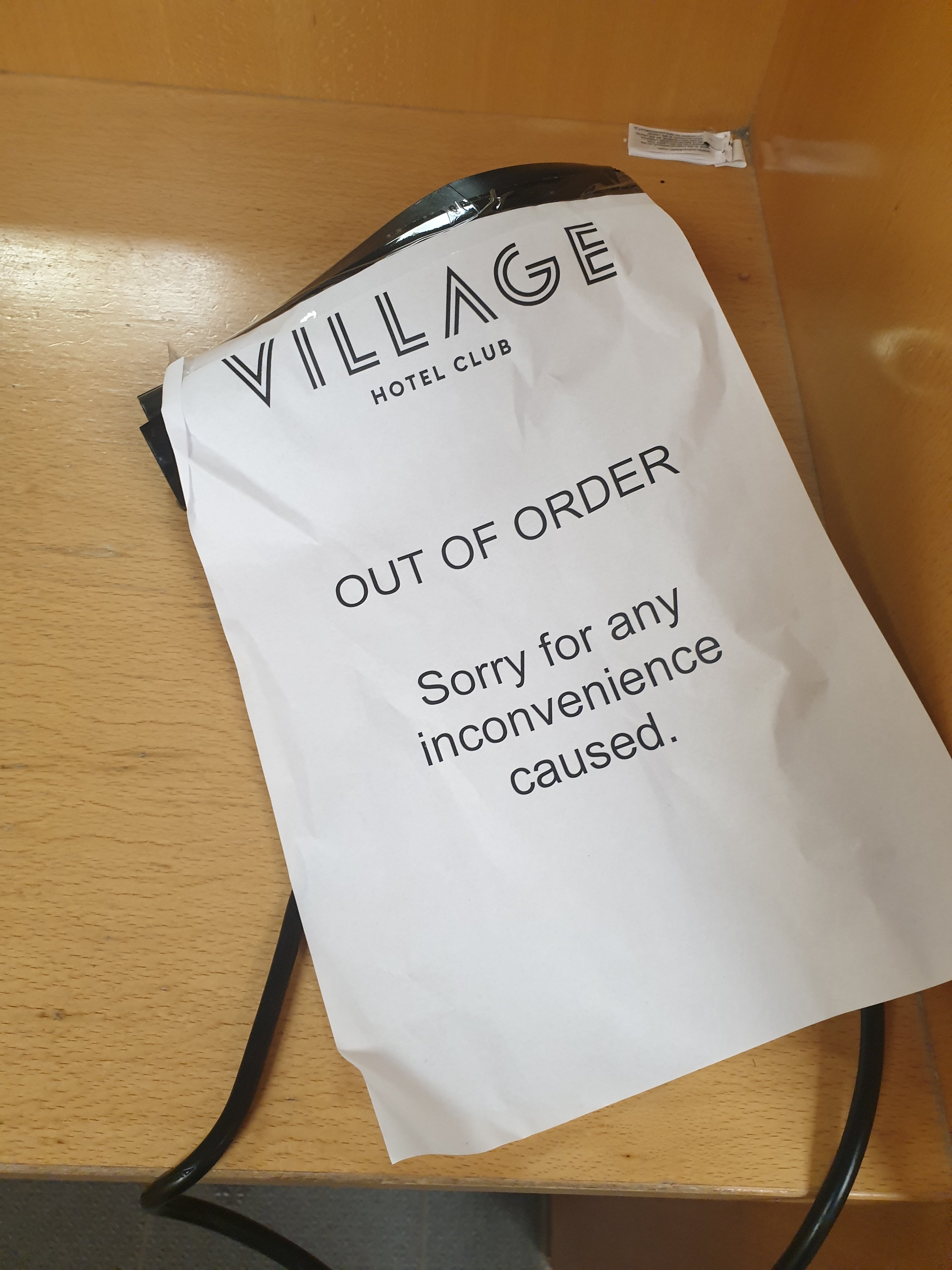 Village Hotel Swansea-泳池