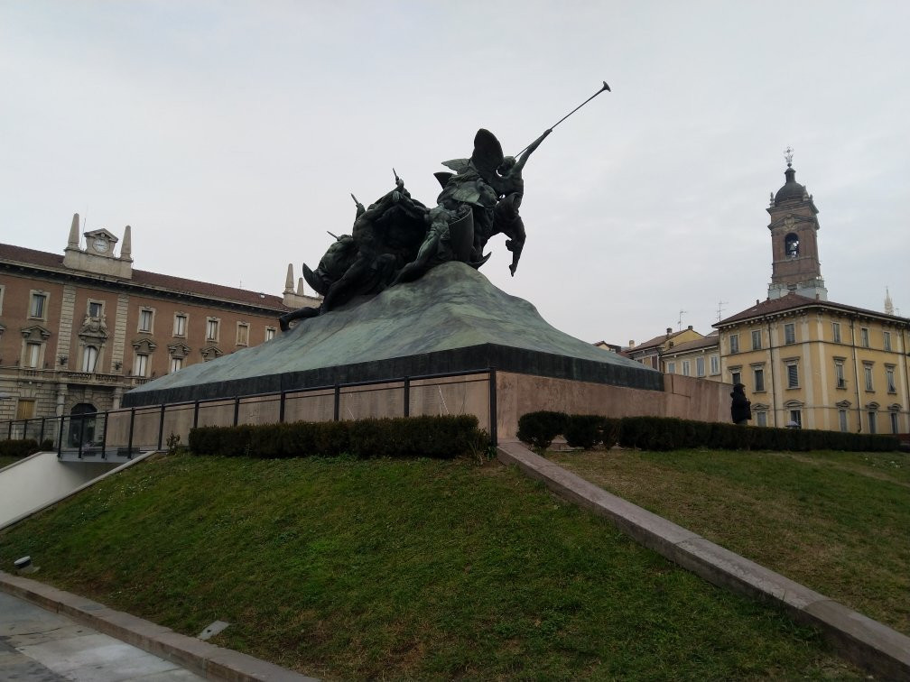 Piazza Trento e Trieste景点图片