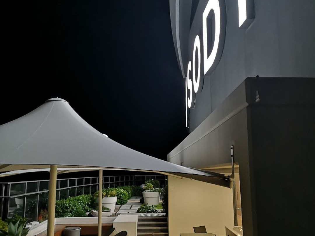 狂想曲度假酒店主图