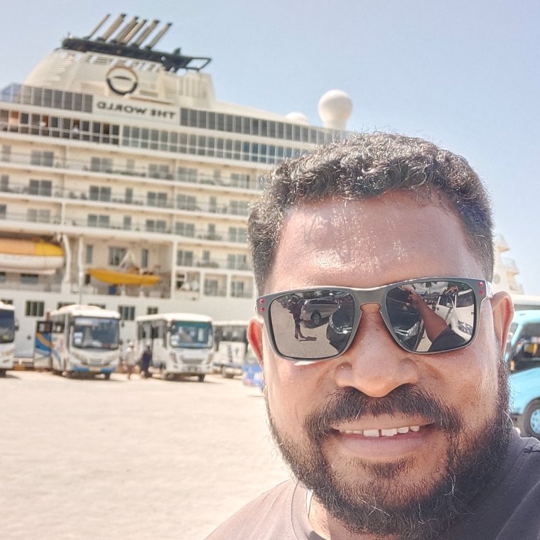 阿鲁姆拜酒店主图