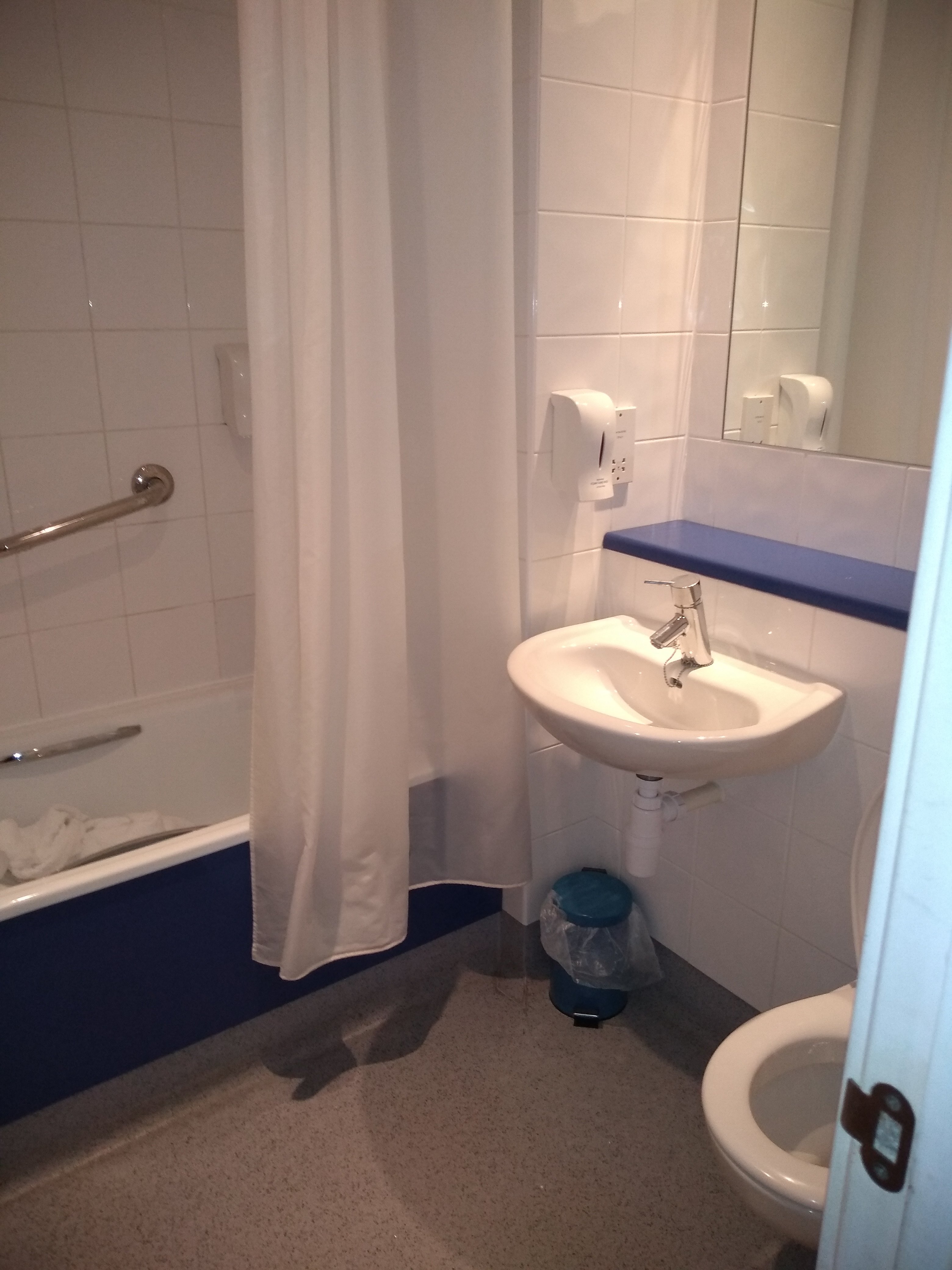 Travelodge Glenrothes-浴室