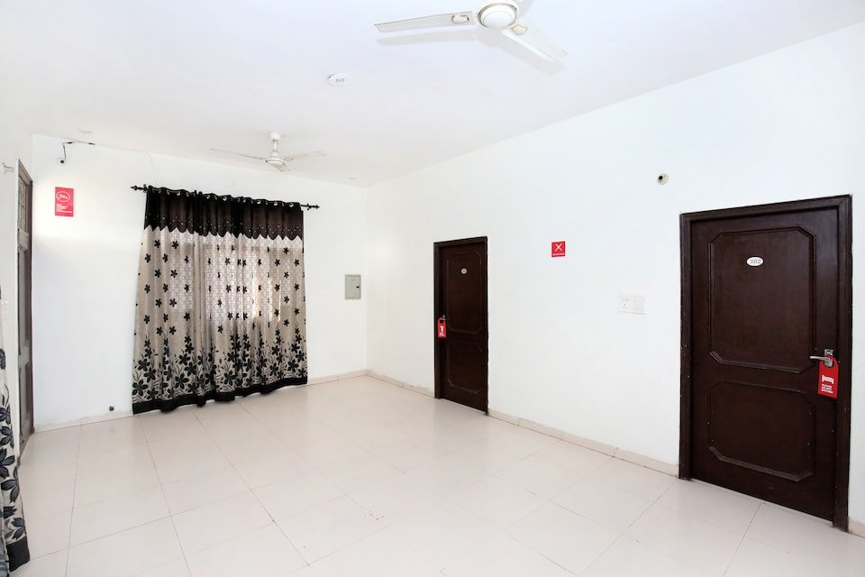 OYO 9049 Pearl Grand主图