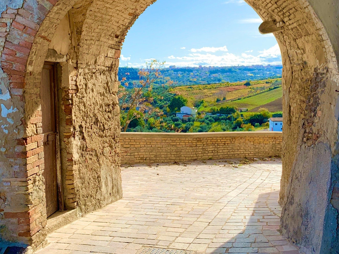 Borgo antico-Frisa必去景点