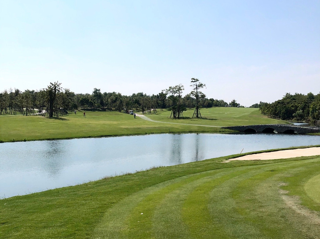 佛统府皇家宝石高尔夫度假村主图