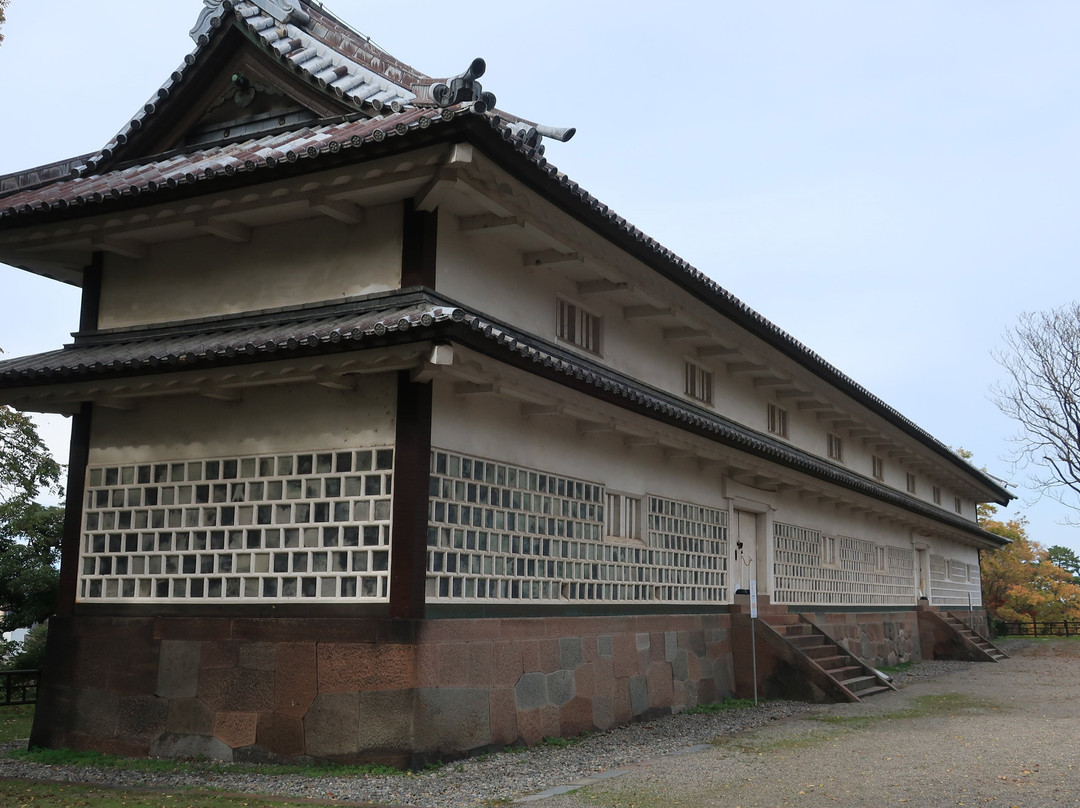 Kanazawa Castle Sanjikken Nagaya's Stone Wall-金泽市必去景点