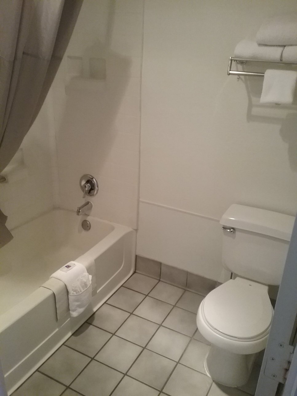 西威廉姆斯大峡谷6号汽车旅馆-浴室