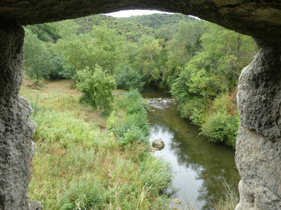 Ansignan Roman Aqueduct景点图片