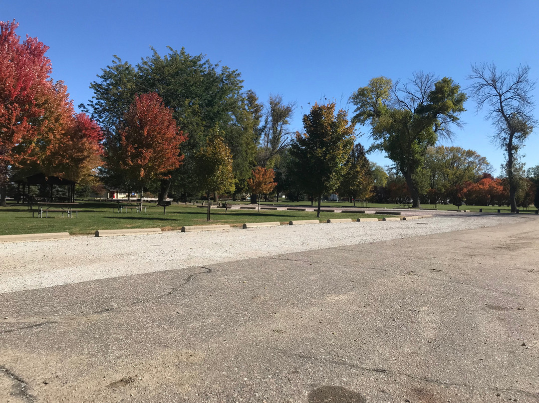 Brown's lake/Bigelow park-Salix必去景点