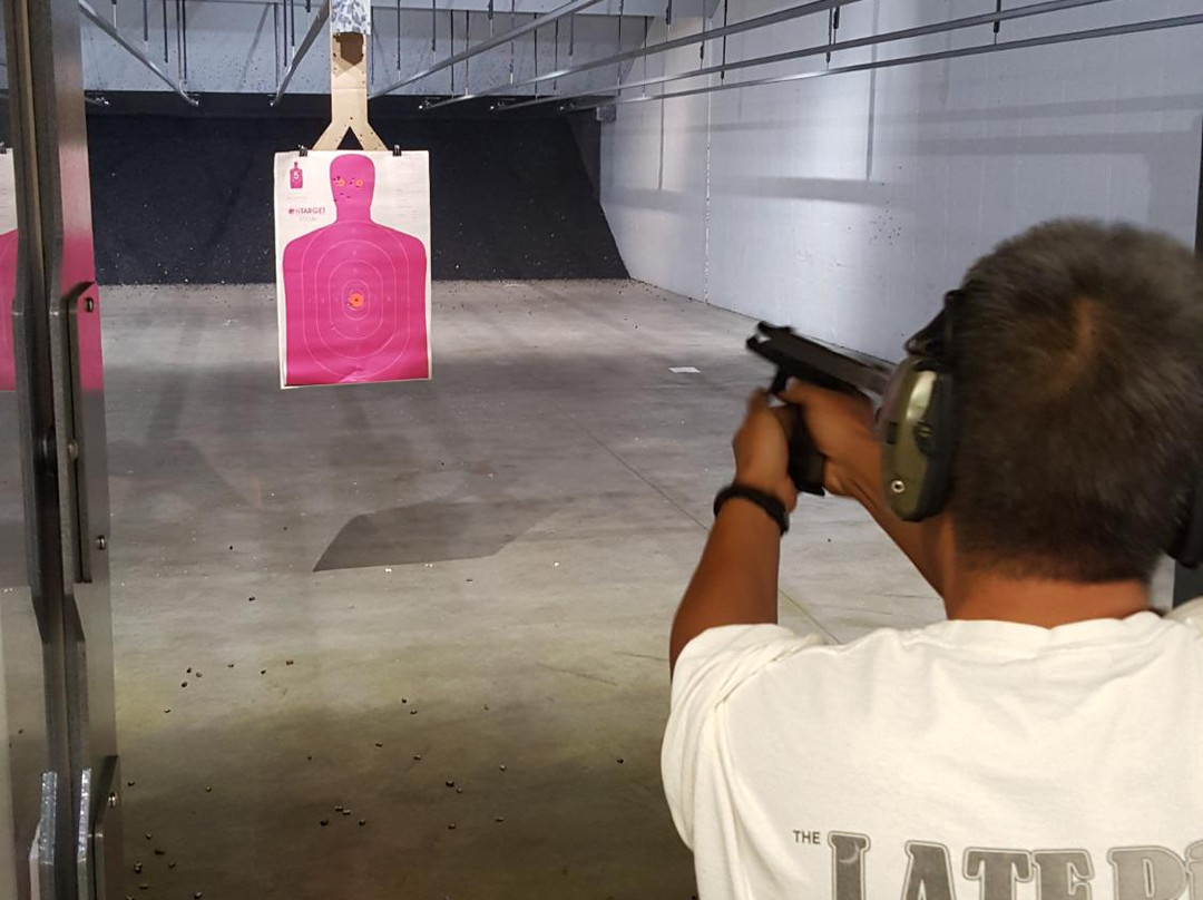 On Target Range & Tactical Training Center-Crystal Lake必去景点