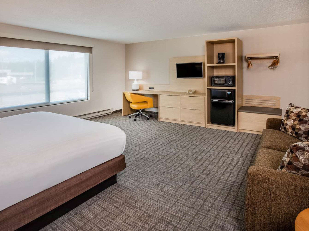 Days Inn & Suites by Wyndham Duluth by the Mall主图