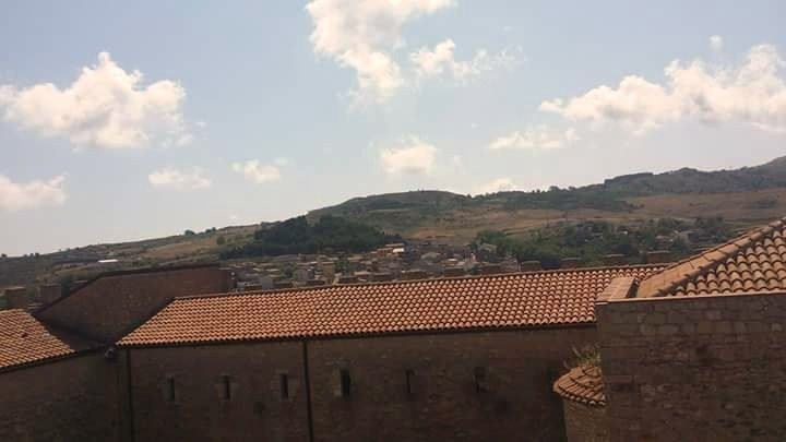 Castello Svevo Aragonese-Montalbano Elicona必去景点