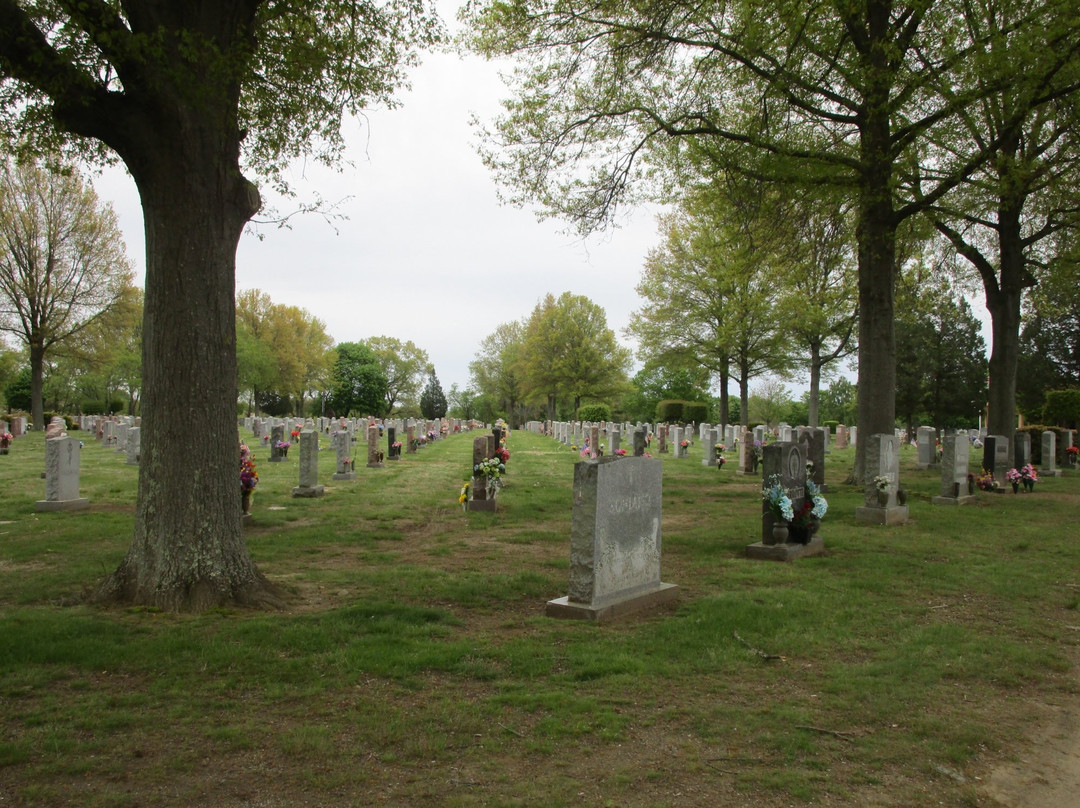 St. Ann Cemetery景点图片