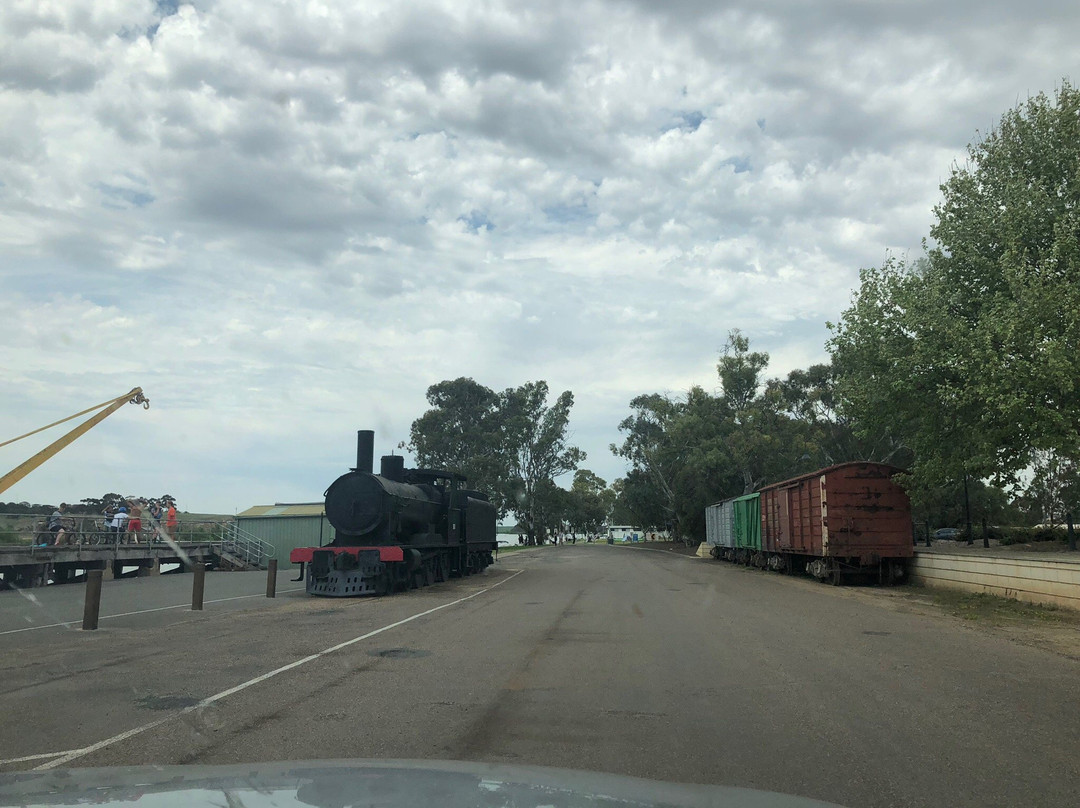 Murray Bridge Train Memorial景点图片