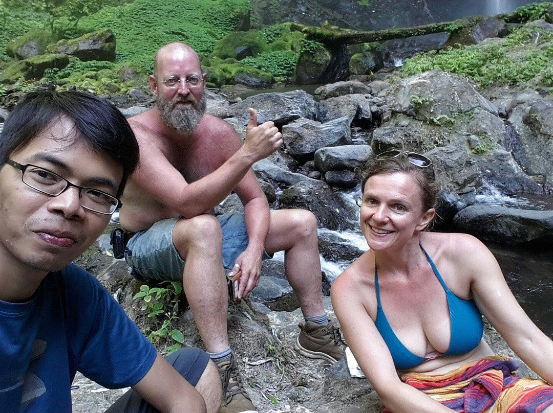 Tekaan Telu Waterfall景点图片