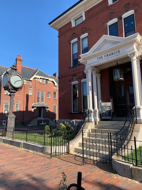 The Francis Hotel主图