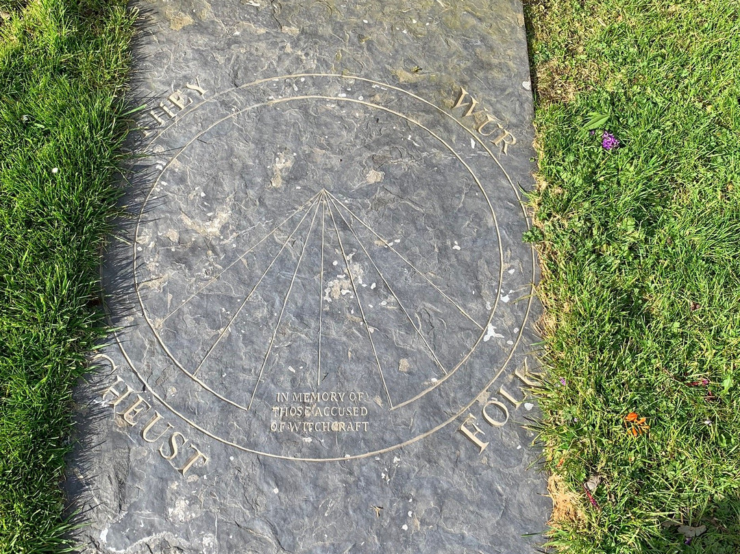 Orkney Witchcraft Memorial-柯克沃尔必去景点