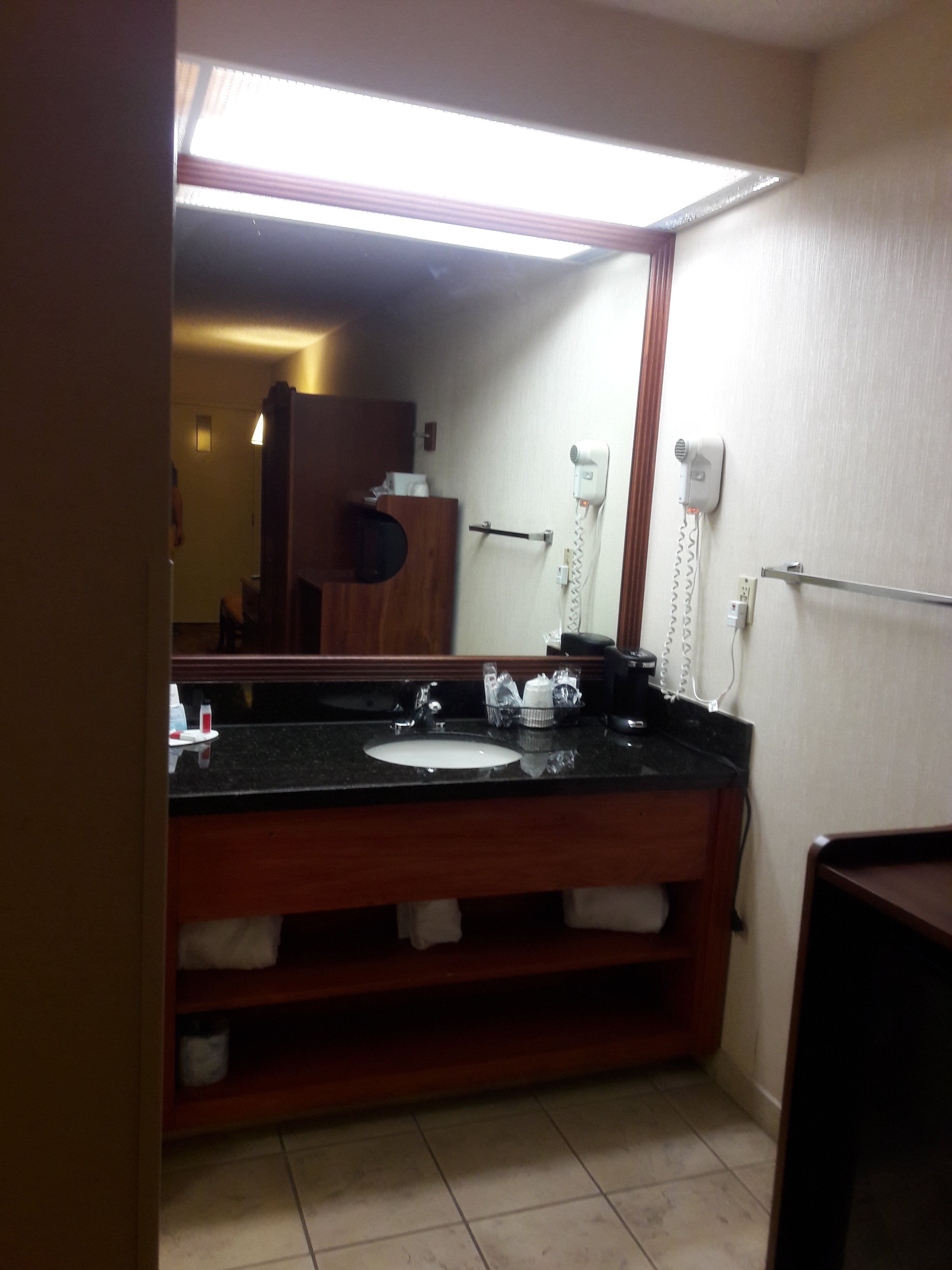 Days Inn by Wyndham Las Cruces-浴室