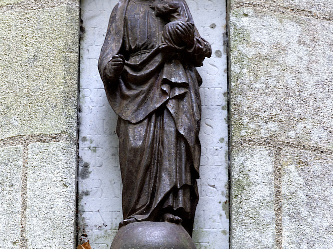 Lanterne des Morts景点图片