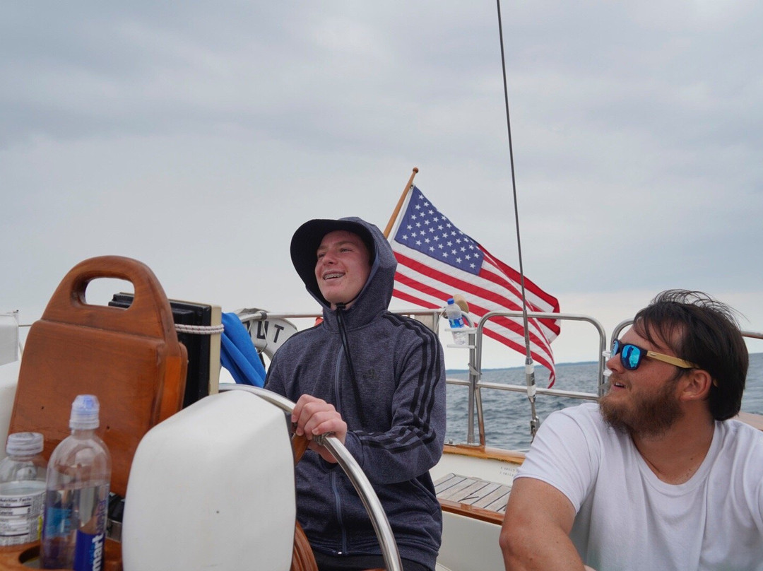 Sailing Yacht Scout - Day Tours-特拉弗斯城必去景点