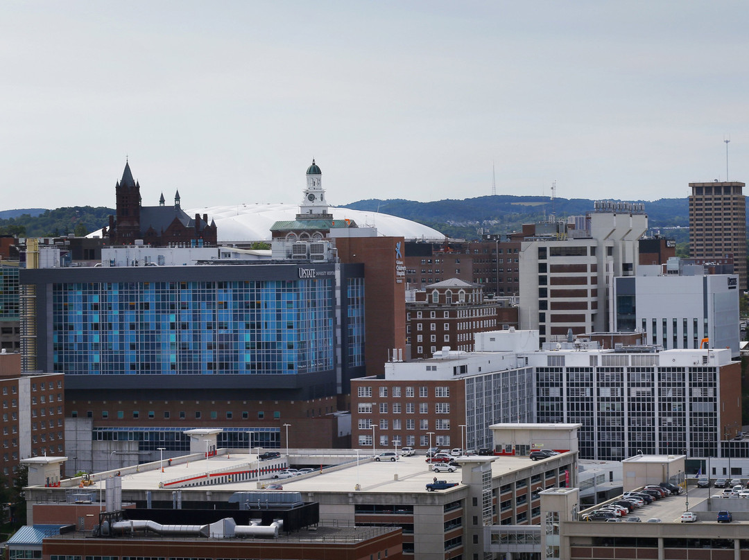 锡拉丘兹皇冠假日酒店主图