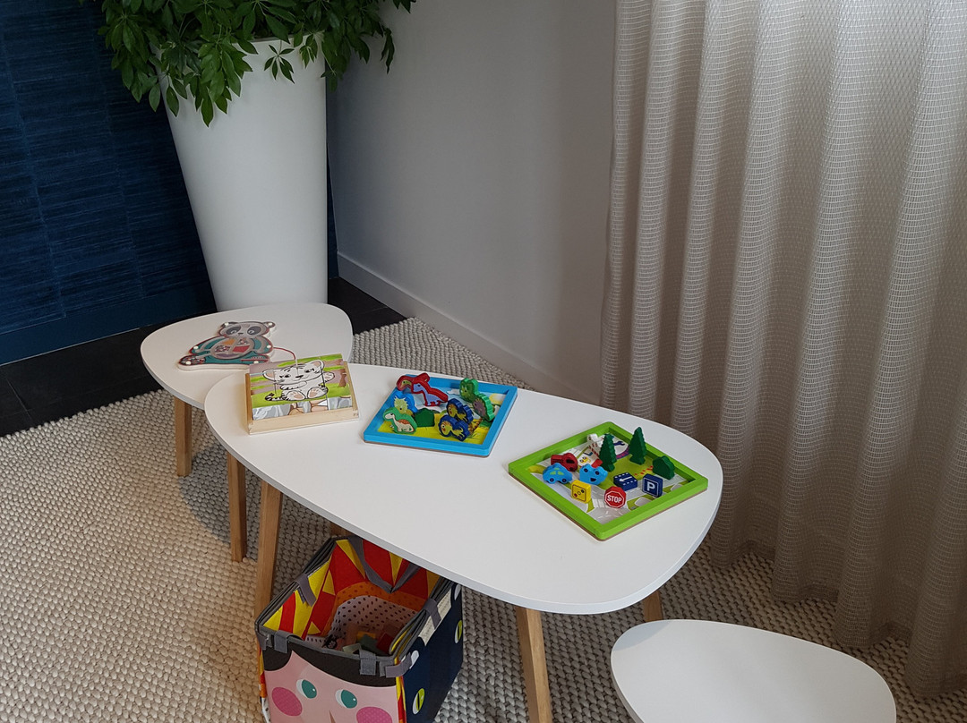 四季康比尼酒店主图