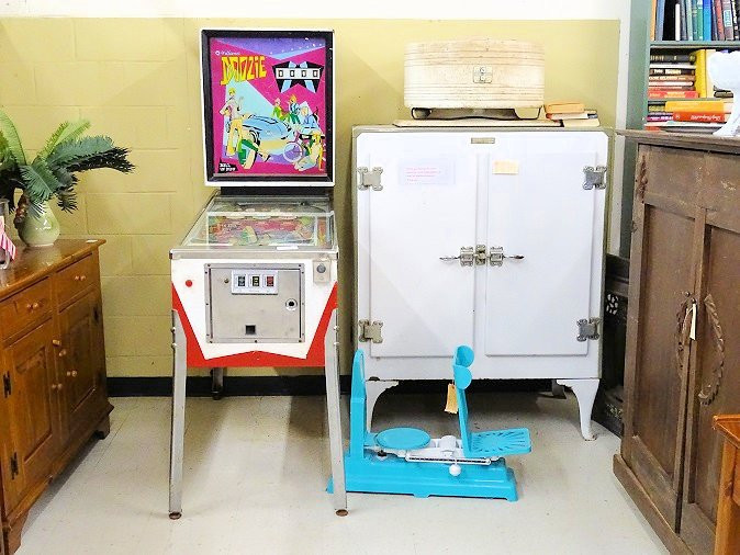 Angel's Antiques and Flea Mall景点图片