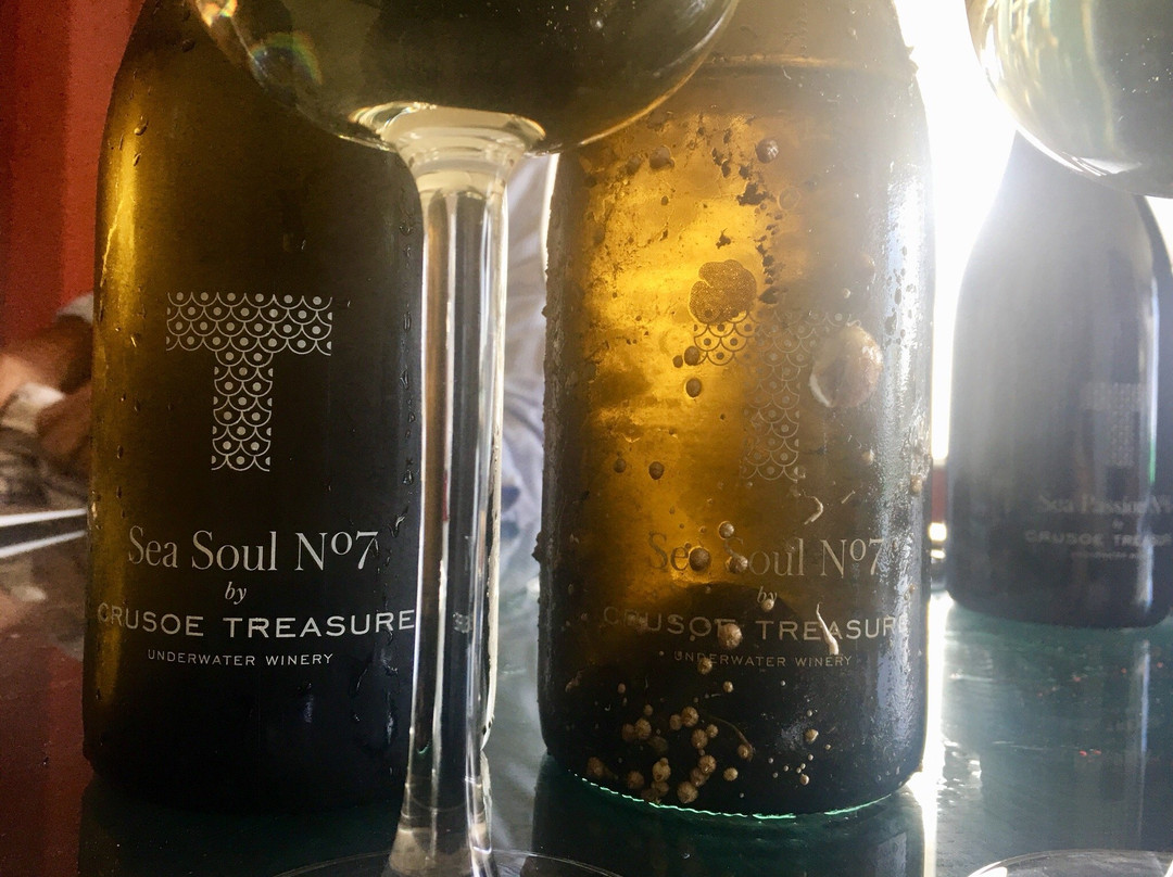 Bodega Crusoe Treasure - Underwater Winery景点图片