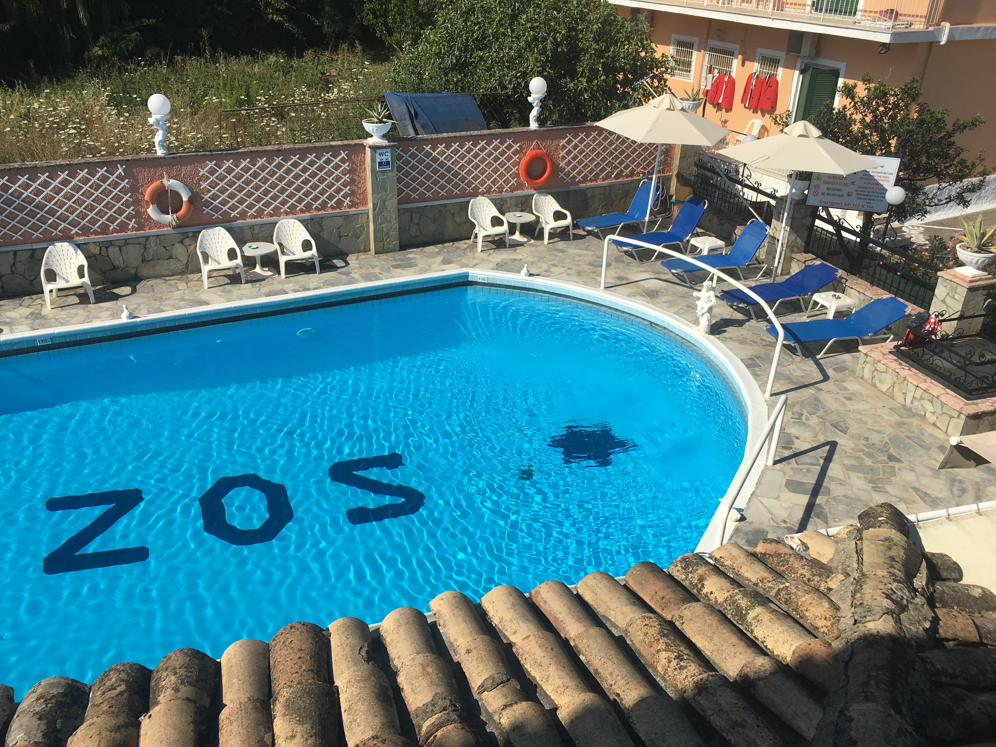 Maltezos Hotel-泳池
