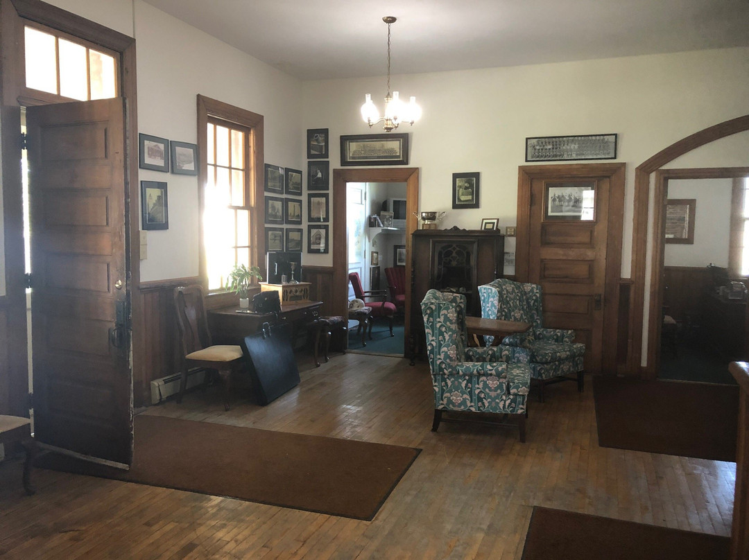 Marina Inn & Suites主图