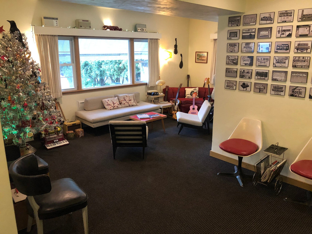 Holiday Music Motel主图